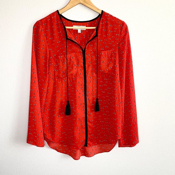 Libby Edelman Red Bumblebee Split Neck Tassel Popover Blouse - Picture 2 of 10